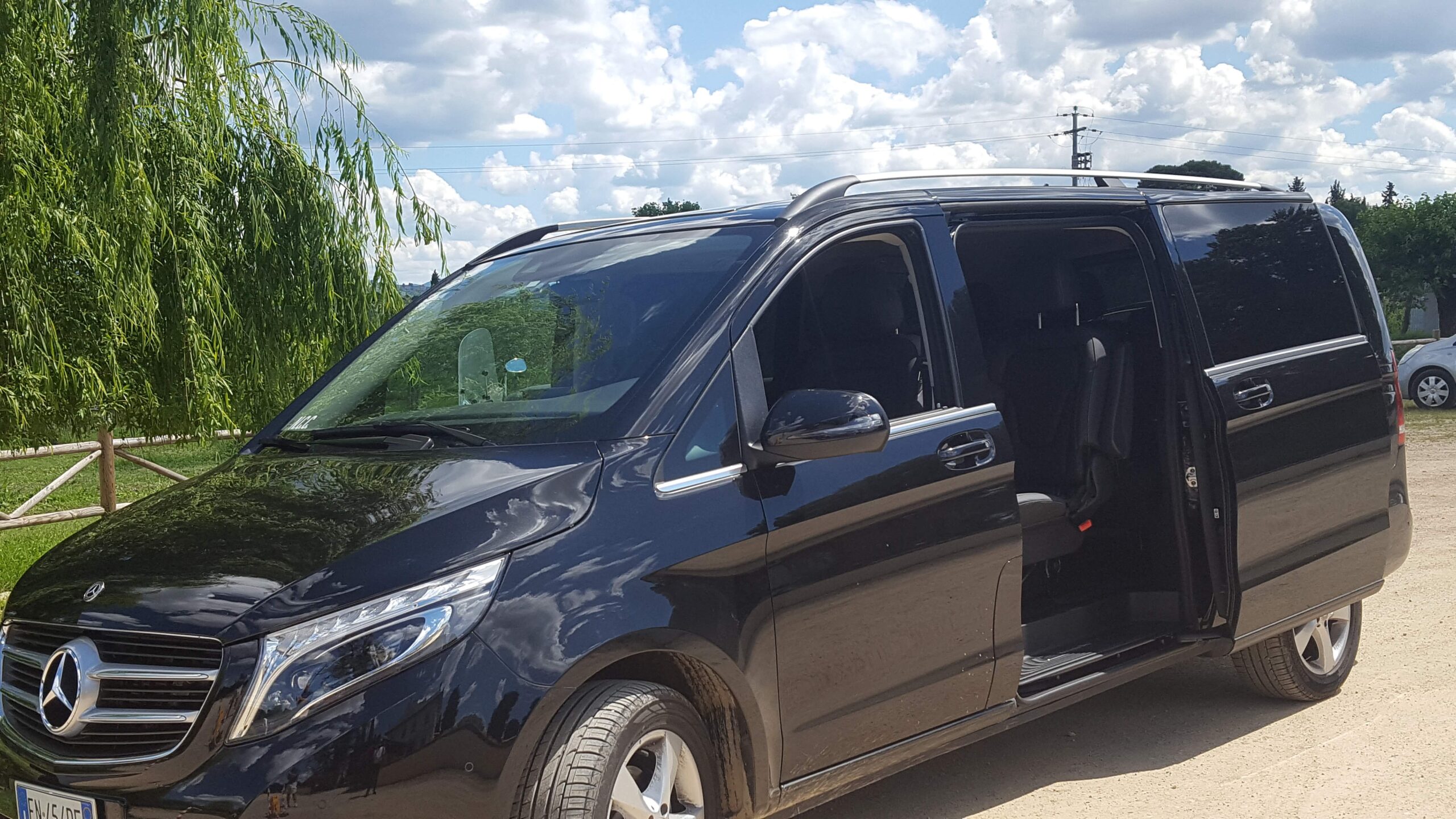 Driver_private_luxury_from_Florence
