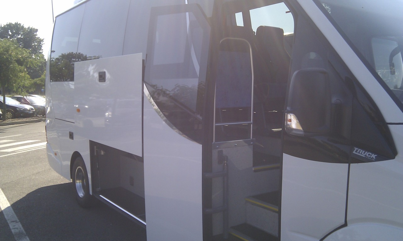 Tuscany_bus_tours_from_Florence_Mercedes